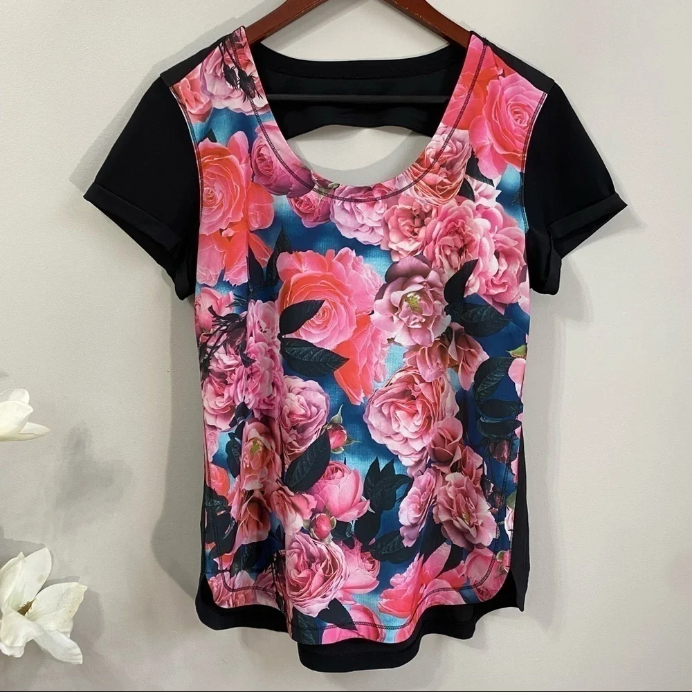 Lululemon Lighten up top in rose prints J125